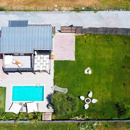 Aslan Denize Yakin Merkeze Yakin Villa